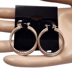 1 1/8" Double Rib Big Hoop Pierced Post Stud Earrings Gold Tone Vintage